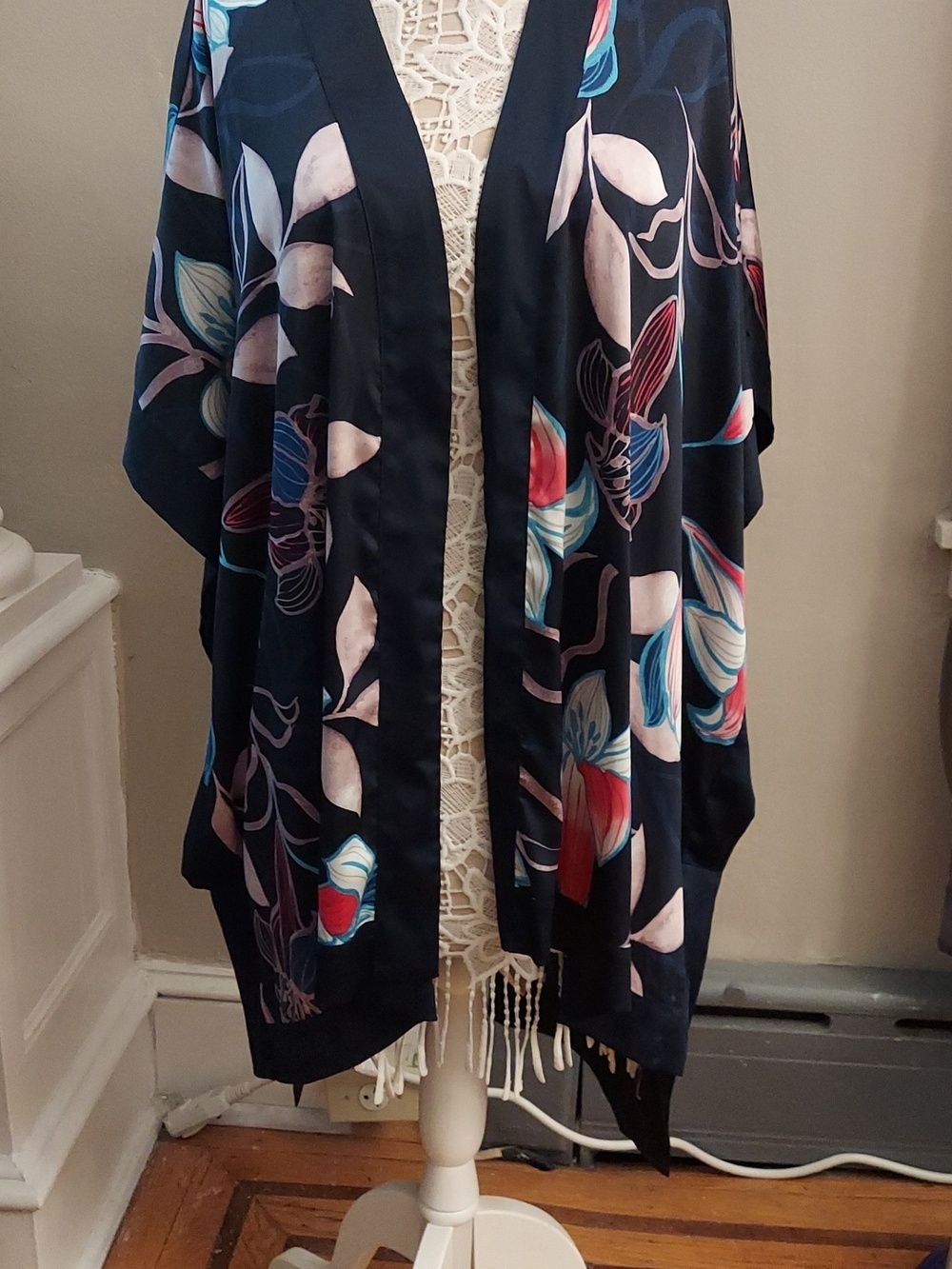 CHICO'S Traveler Navy Floral Longline Silky Kimono L/XL Resortwear Vacation - Picture 4 of 12